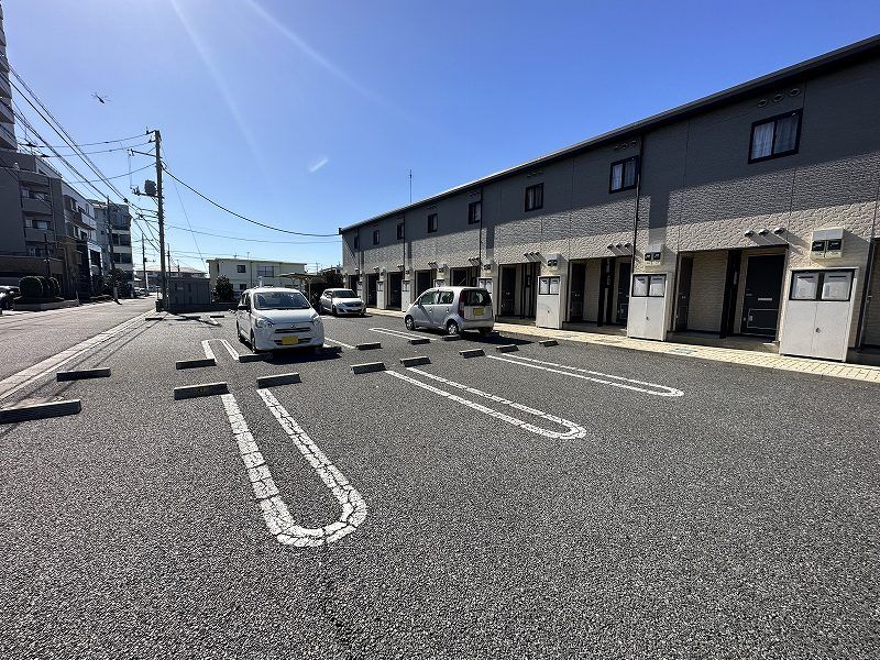 レオパレスＫＩＸ　２ 駐車場