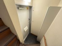 レオパレスミストラル 玄関
