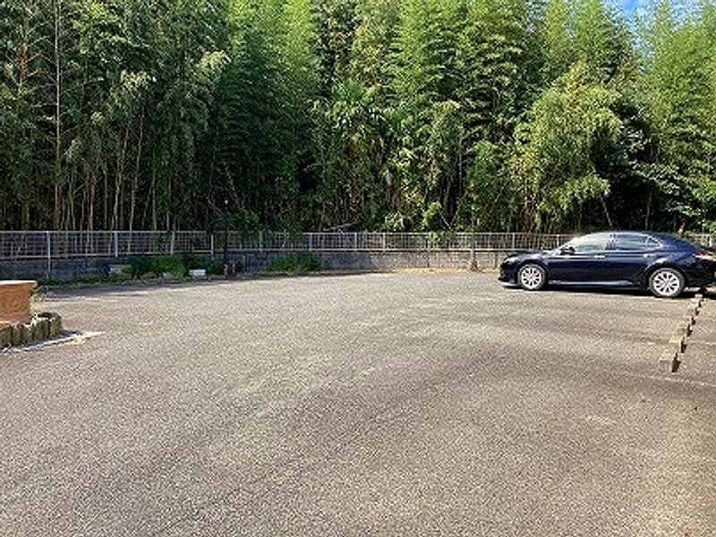 レオパレスＩＫＥＤＡ 駐車場