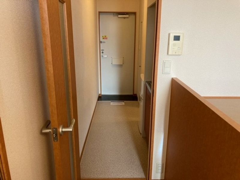 レオパレス道 玄関