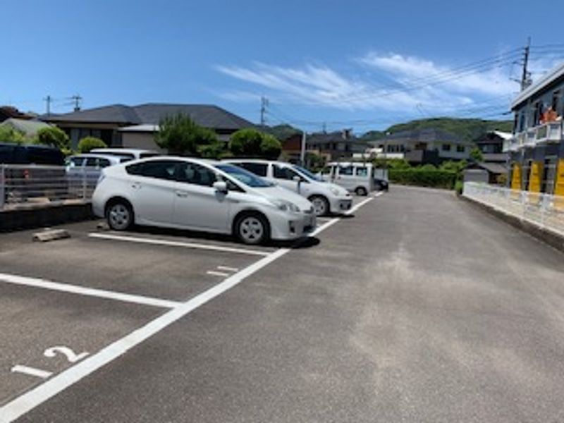 レオパレスＳＨＯＷＡ 駐車場