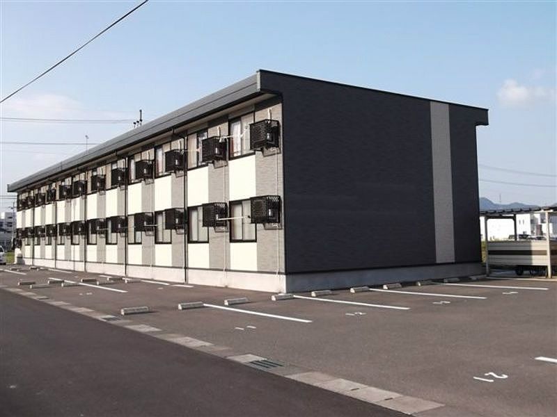 レオパレスアフルァンツ 駐車場