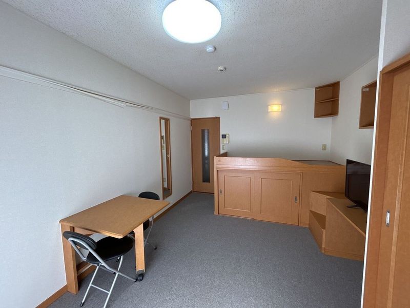 レオパレスノーブル 居間