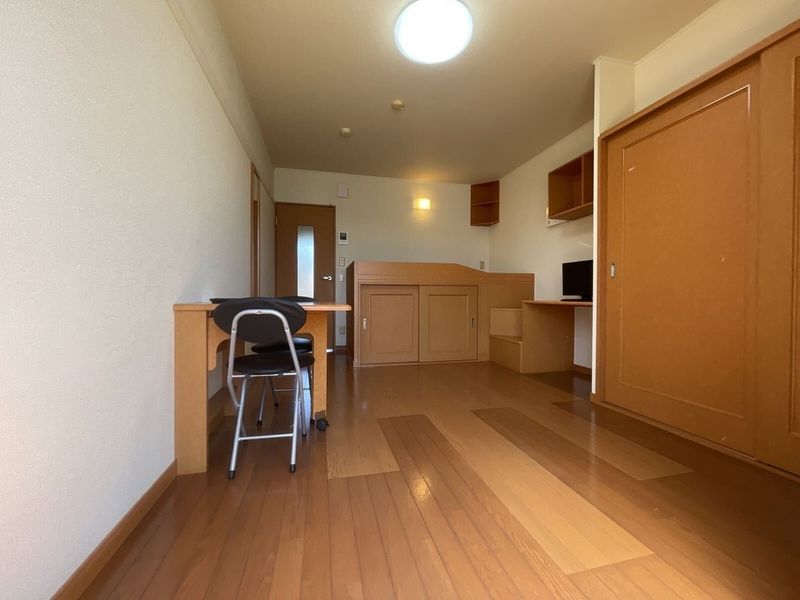 レオパレスつどい 居間