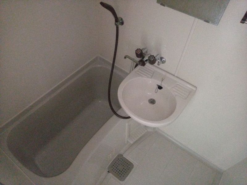 レオパレス中江 風呂