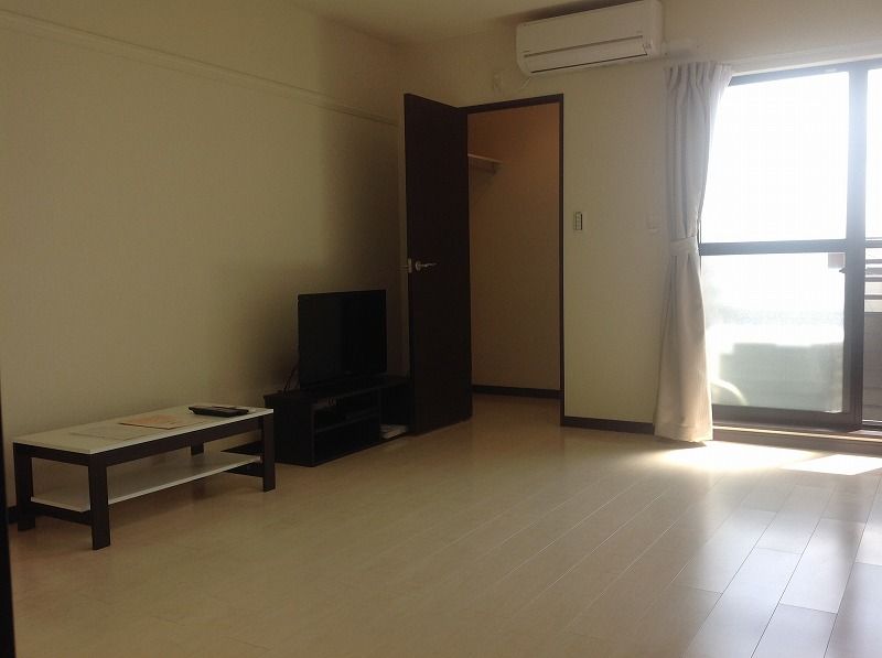 レオネクスト小泉 居間