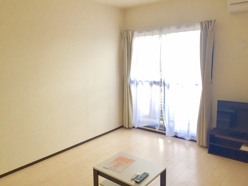 CLEINO Sanei Heights Phòng khách