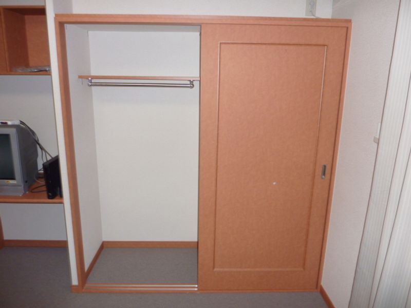 レオパレスウッドヒル 収納