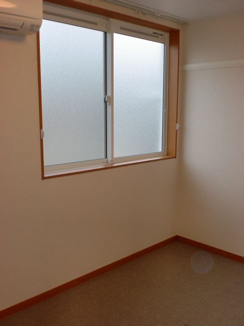 レオパレスメゾン錦 居間