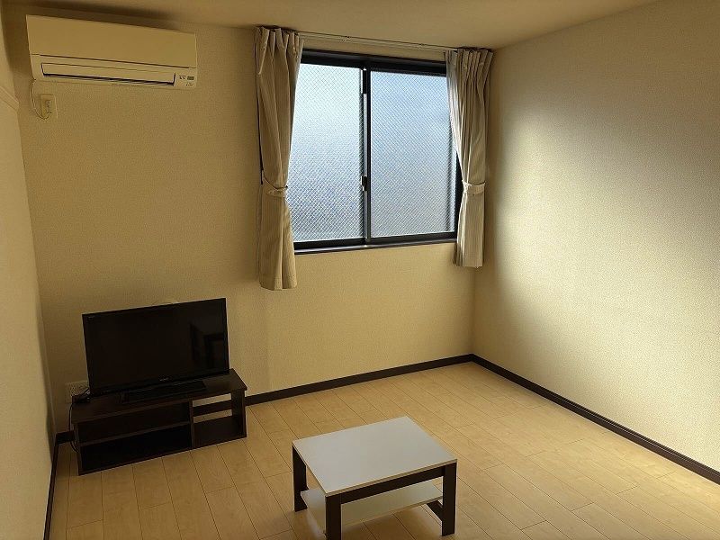 レオネクストニシダイ 居間