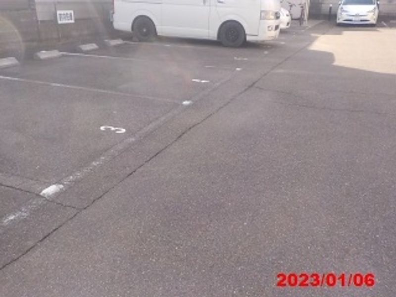 レオパレスシーマンニア 駐車場