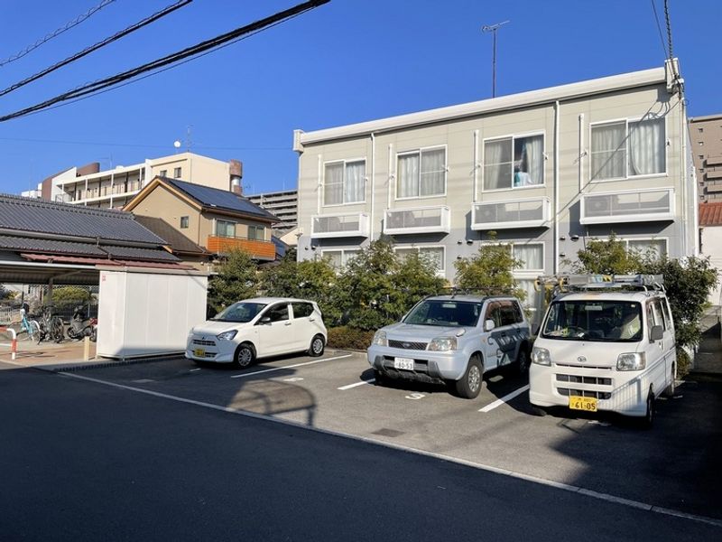 レオパレスＮ 駐車場