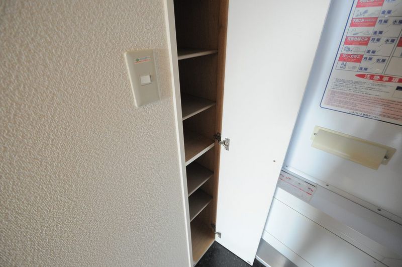 レオパレス三国東 収納