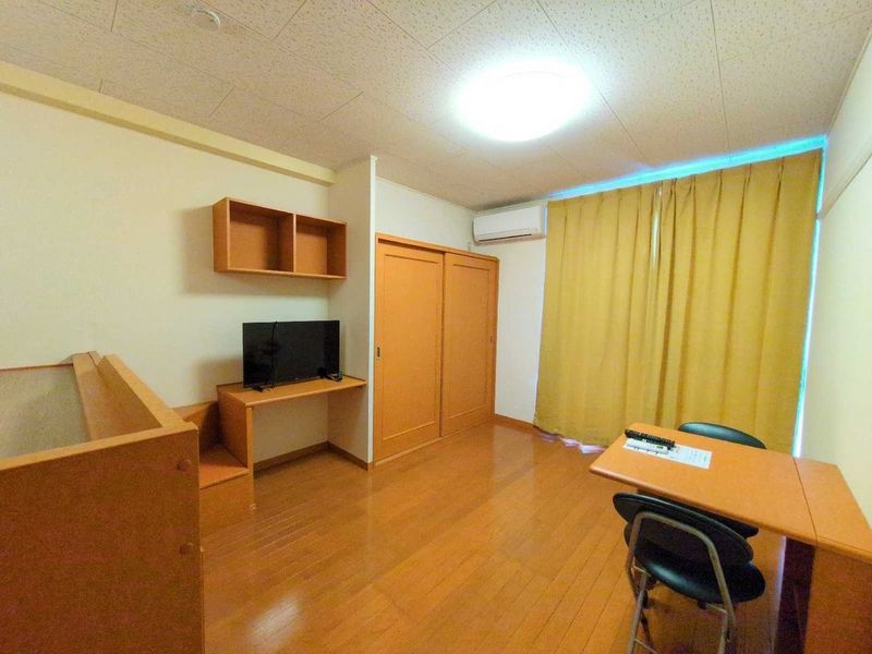 レオパレス北平野 居間