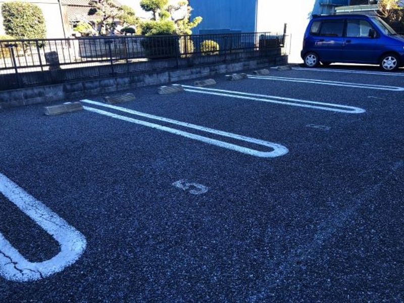 レオパレスリベェール八街 駐車場
