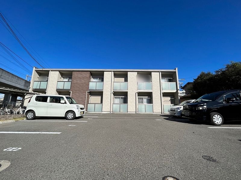 クレイノ式内 駐車場