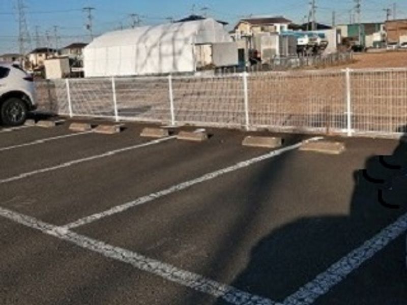 レオパレスメゾン前沖 駐車場