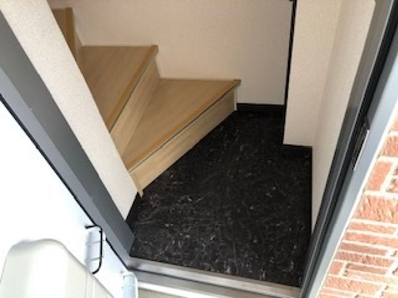 LEONEXT Nishikawara II 玄关