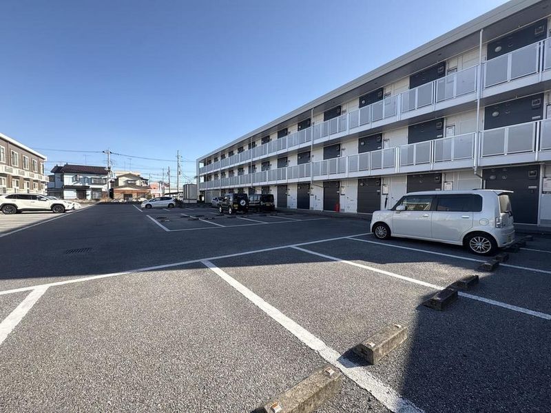 レオパレスエトワール彩Ⅱ 駐車場