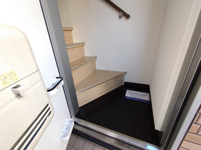 LEONEXT Flora Ogikubo 현관