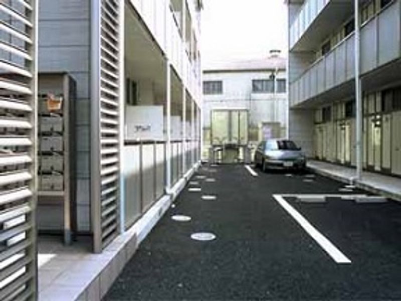 レオパレスソレーユ青江第一 駐車場
