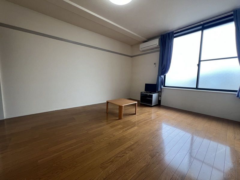 レオパレス掛川 居間