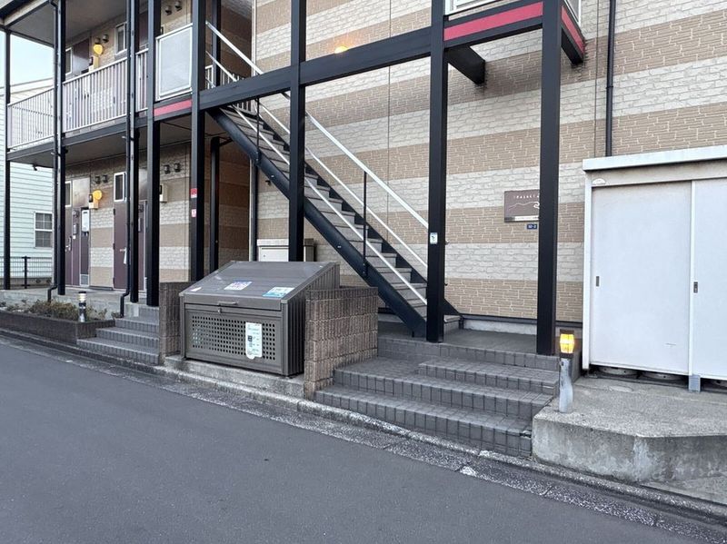 レオパレスグランドゥール蘇我 エントランス