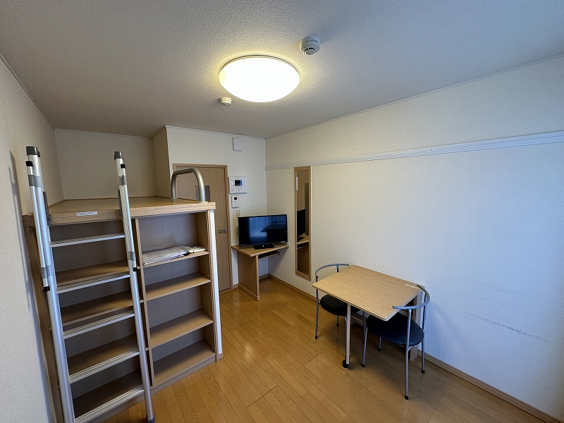 レオパレスヴィクトリア 居間