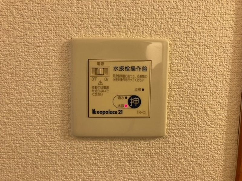 レオパレステツ弐番館 駐車場
