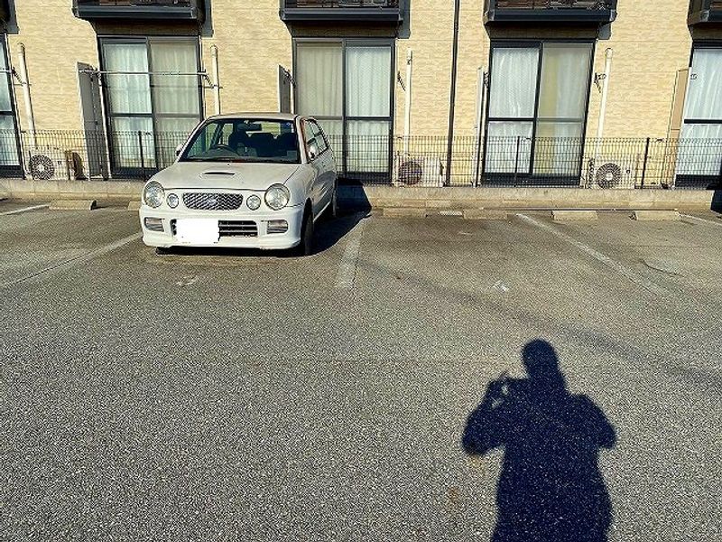 レオパレスエコハウス旺華 駐車場