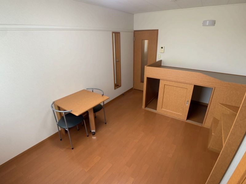 レオパレスコテナン阿見Ｂ 居間