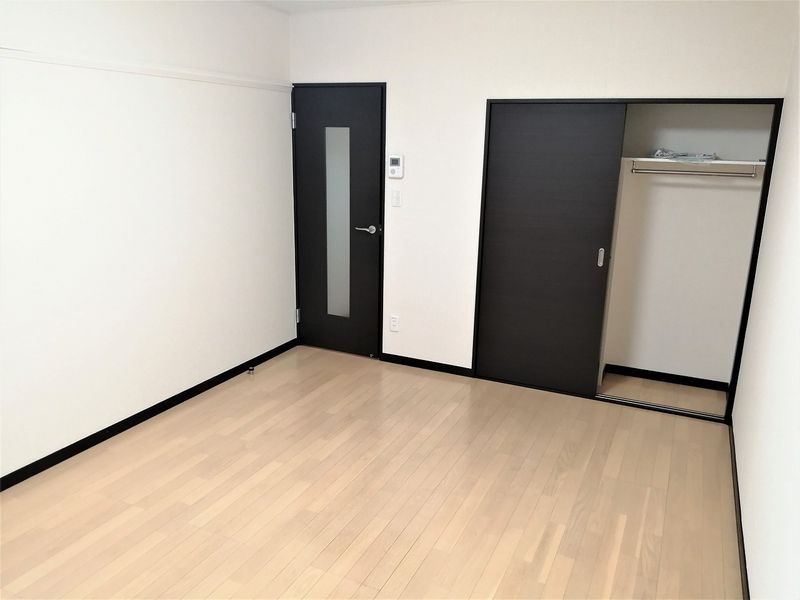 レオネクスト市三宅 居間