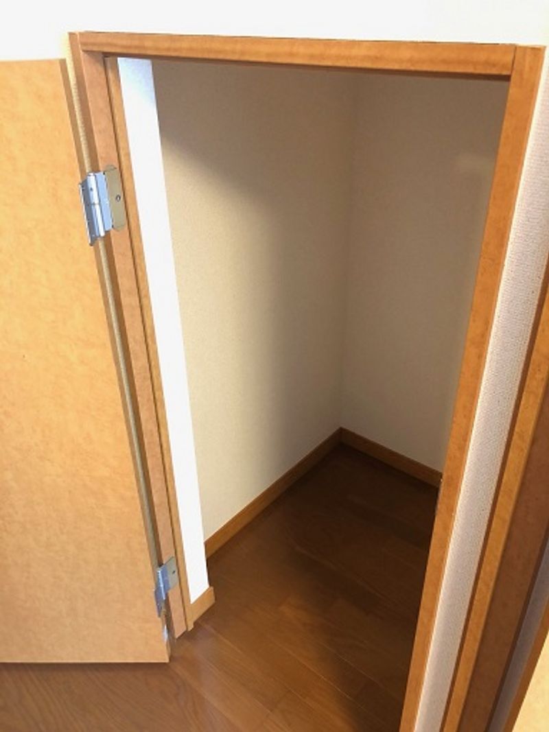 レオパレス星越 収納