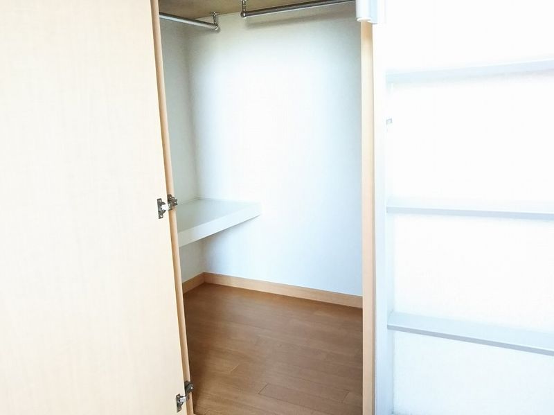 レオパレスヴェルヴェデーレ 収納