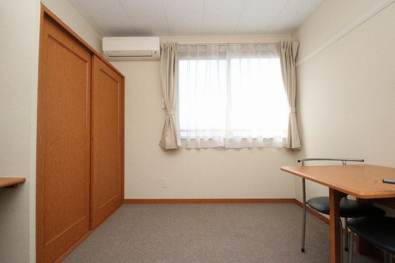 レオパレスクレオ 居間