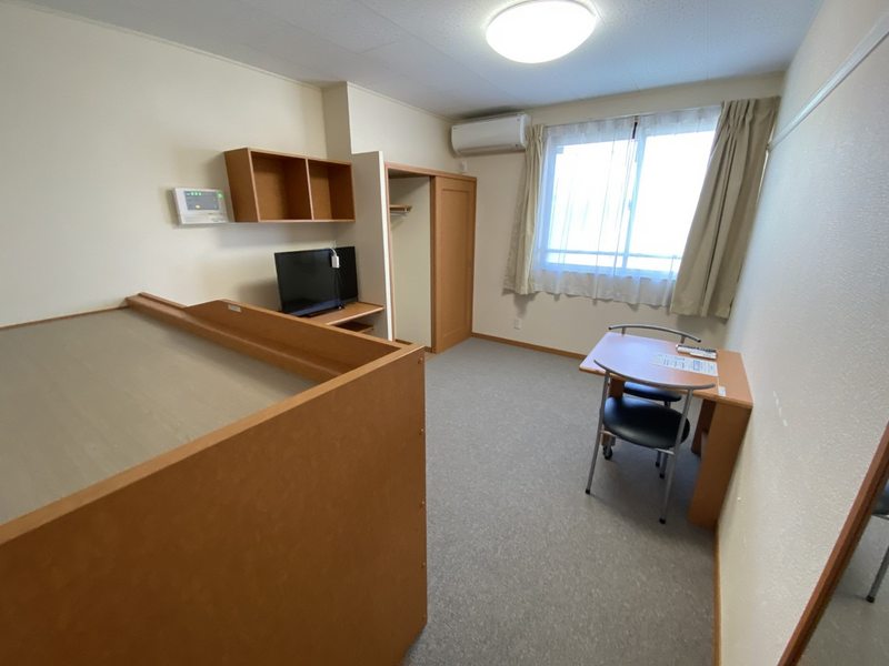 レオパレスドエール３５ 居間