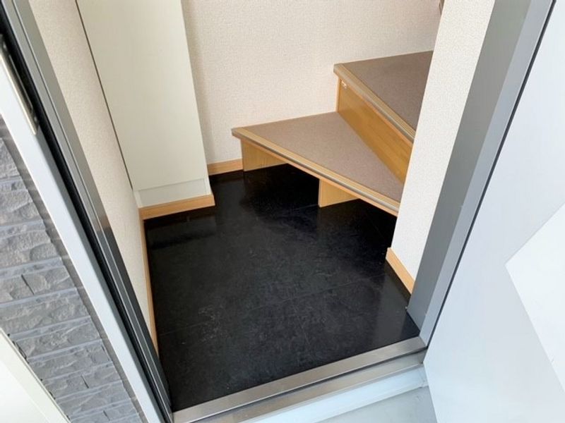 レオネクスト花梨 玄関