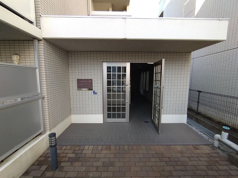 レオパレスパルコートＡ エントランス