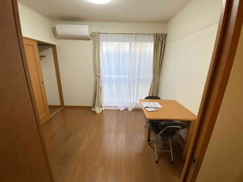 レオパレスグリーンコーポ砂原 居間