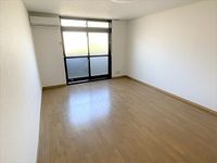 レオパレスフローラ 居間