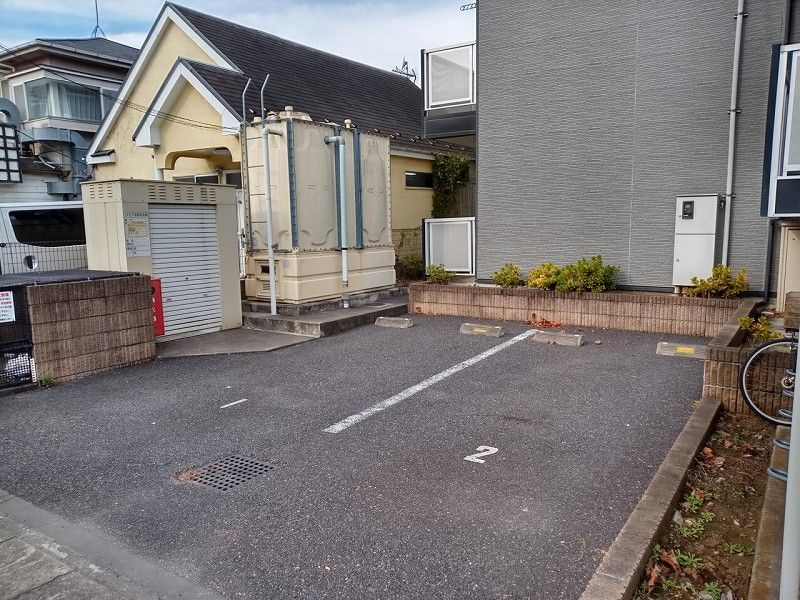 レオパレス第一吉兵衛ハウス 駐車場
