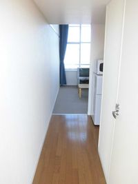 レオパレスサンシャイン 玄関