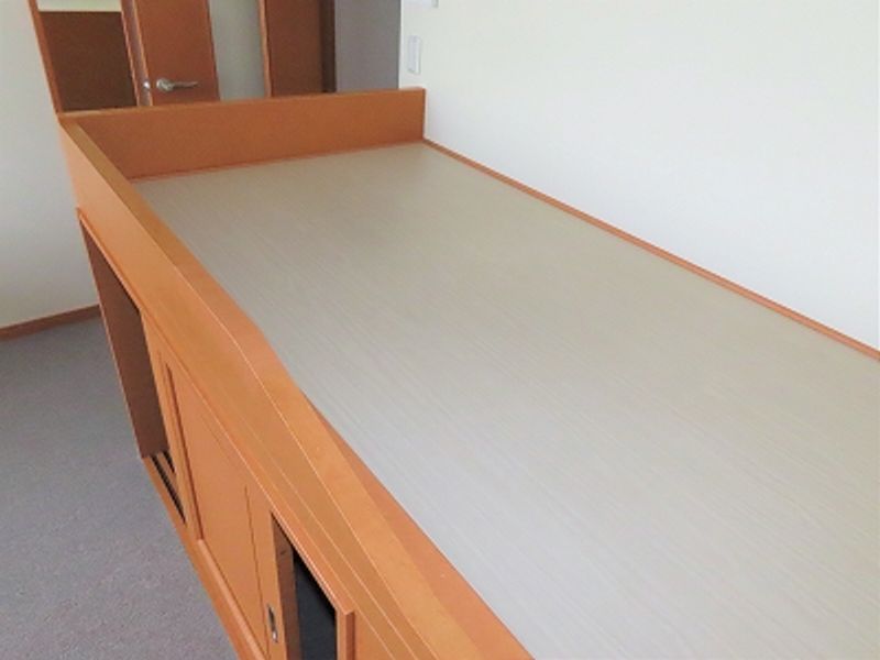 レオパレス満 寝室