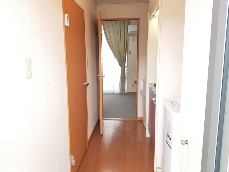 レオパレスストリームⅡ 玄関