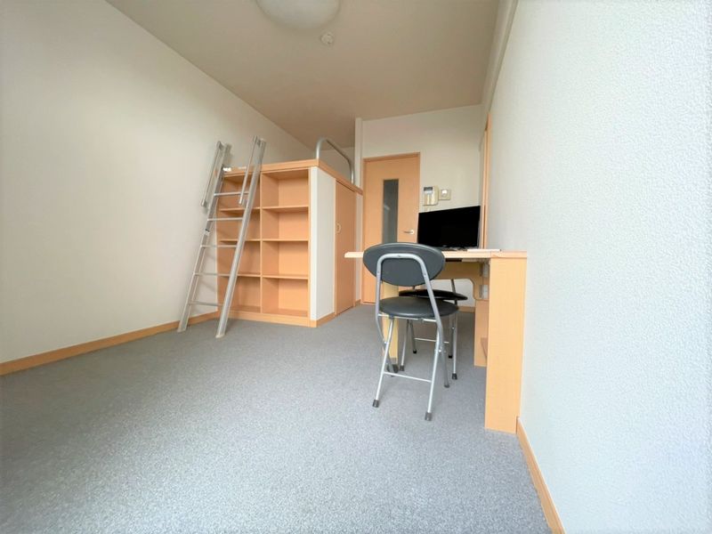 レオパレス昇弘 居間
