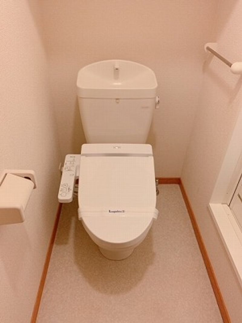 レオパレスシェ　モアⅡ トイレ