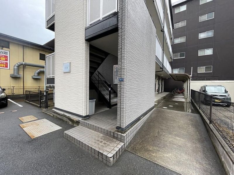 レオパレス凛凛 エントランス
