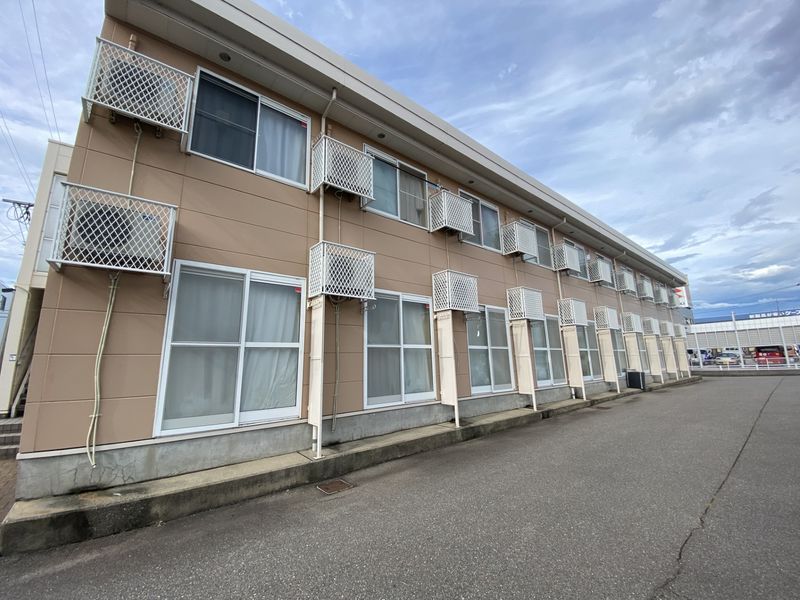 レオパレスＣａｍｅｒｉａ御経塚 バルコニー
