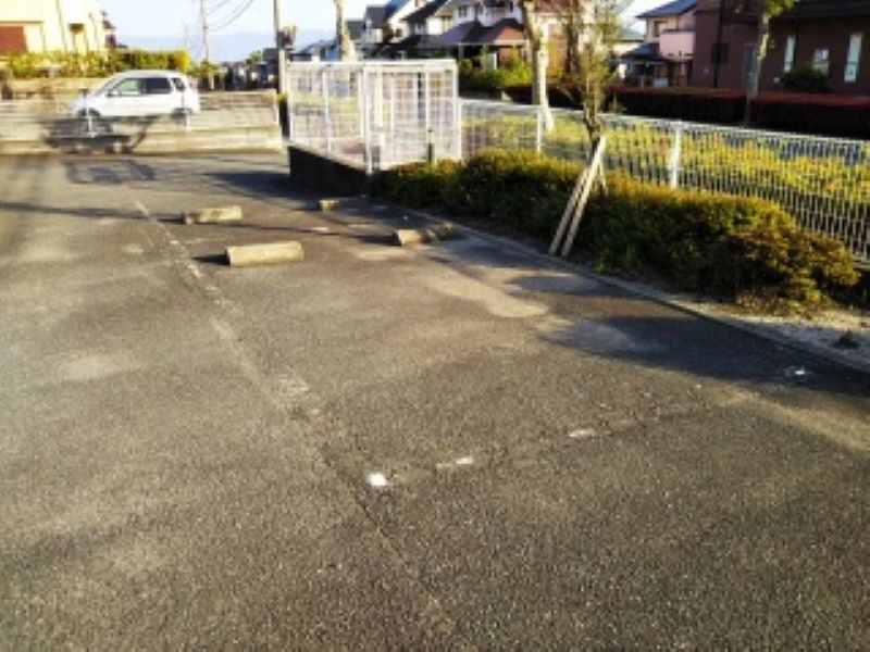 レオパレスオア−ゼ・メゾン 駐車場