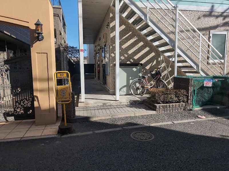 レオパレスエス エントランス